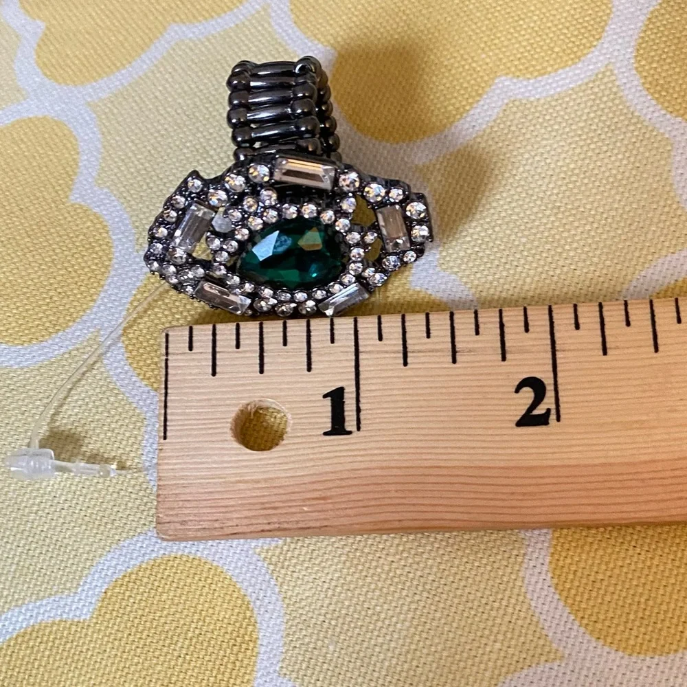 Diamond Shape Emerald Crystal Rhinestones Elastic Silver Ring NWT